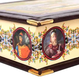 Книга в кожаном переплете "Киевские князья" Книга в кожаном переплете "Киевские князья"